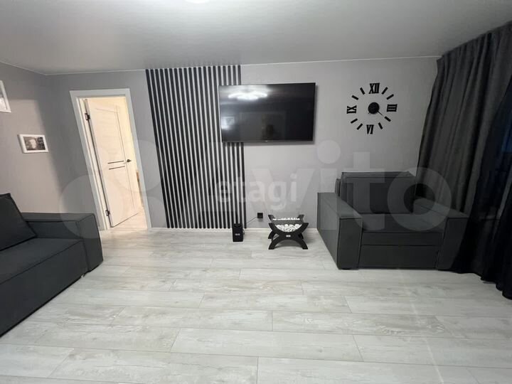 2-к. квартира, 60 м², 1/9 эт.