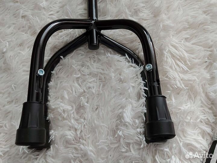 Трость инвалидная четырехопорная