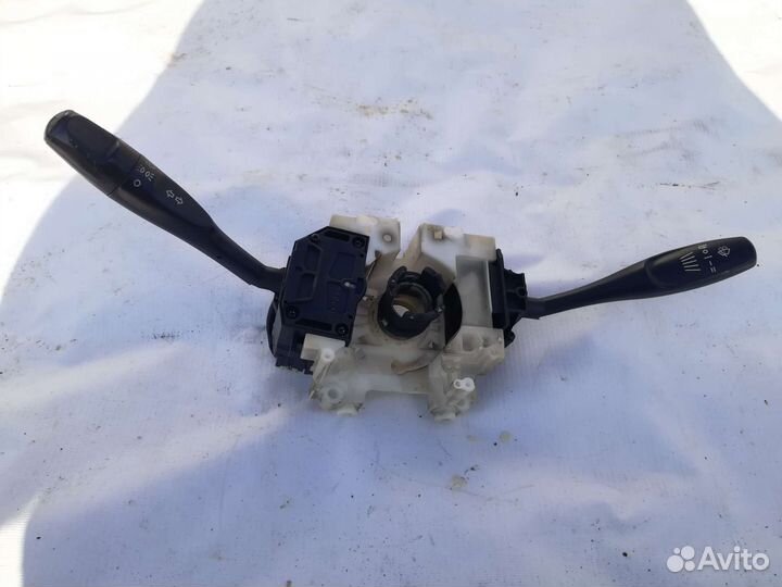 Переключатель подрулевой Mitsubishi Carisma