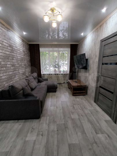 2-к. квартира, 43 м², 1/3 эт.