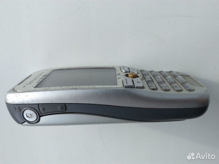 Кнопочный телефон Sony Ericsson K500i на запчасти