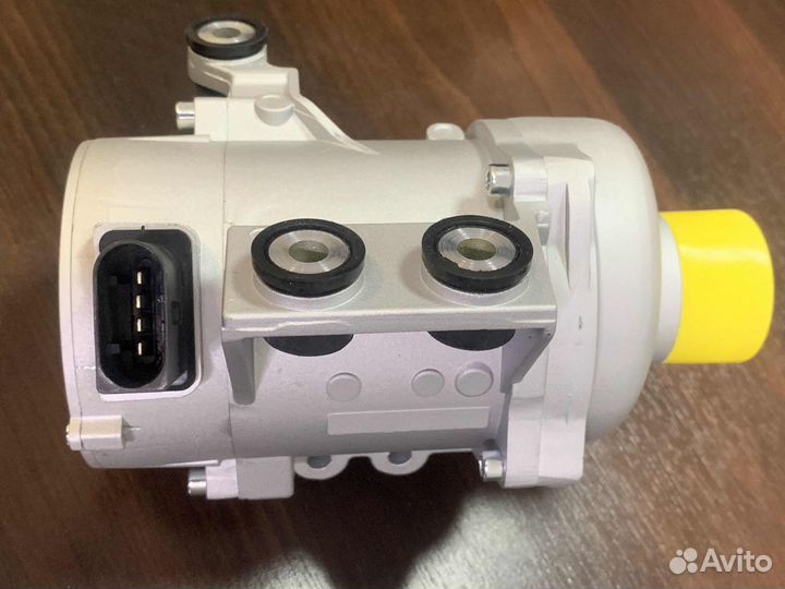 Помпа охлаждения 11517586925 BMW новая