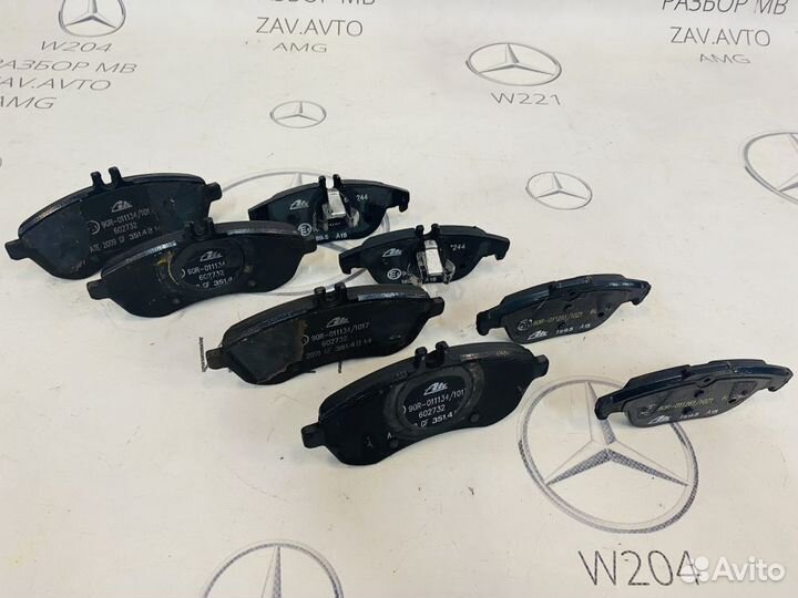 Колодки тормозные Mercedes W204 M271.8 2011