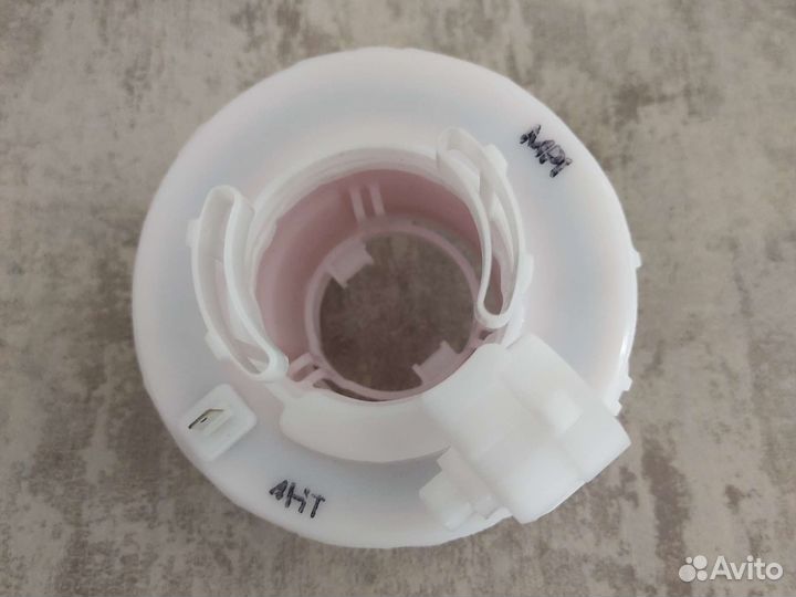 Топливный фильтр на Kia Rio 3. Оригинал