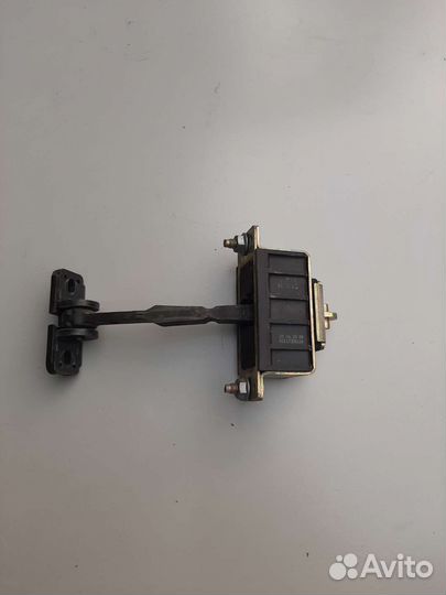 Ограничитель двери задней пра Mercedes-Benz w211