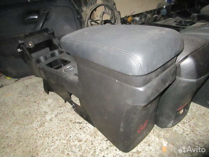 Подлокотник Mitsubishi Outlander GF