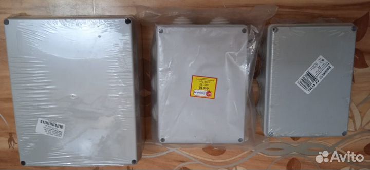 Распаячная монтажная распределительная коробка