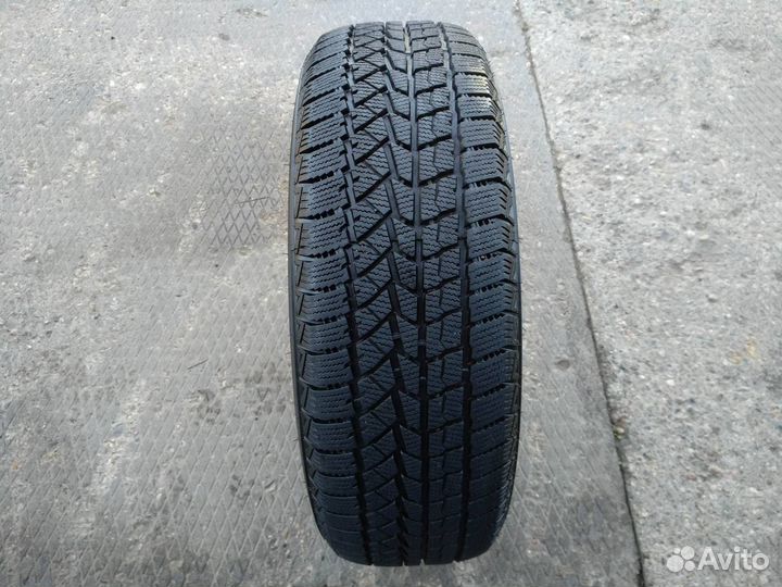 DoubleStar DW02 225/60 R18 100S