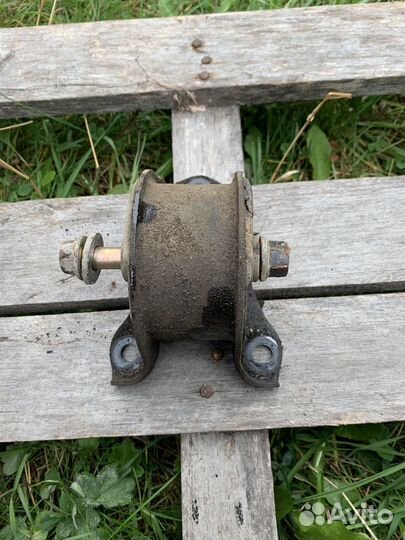 Задняя опора двигателя Honda Civic 6