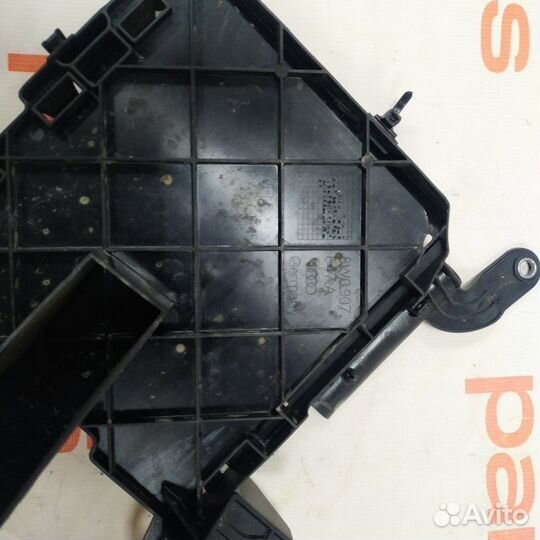 Кронштейн Audi A4 B9 2019