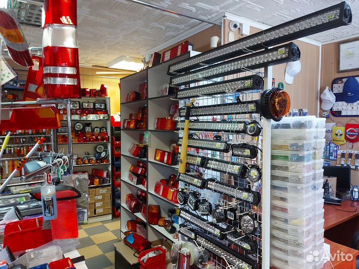 Стекло п/т фары MAN F-2000 с 1995г (691811)