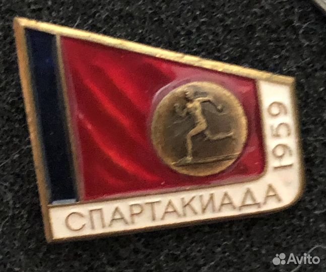 Тяжелые значки СССР