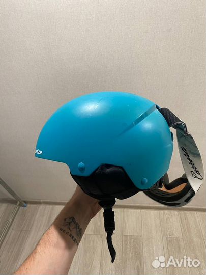 Шлем и очки горнолыжные