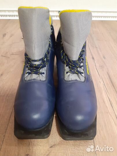 Лыжные ботинки spine