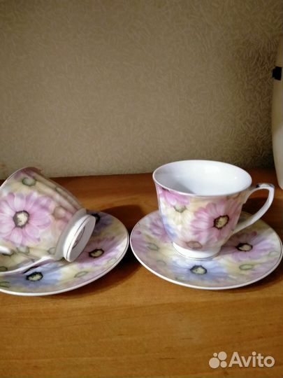 Чайные чашки с блюдцами
