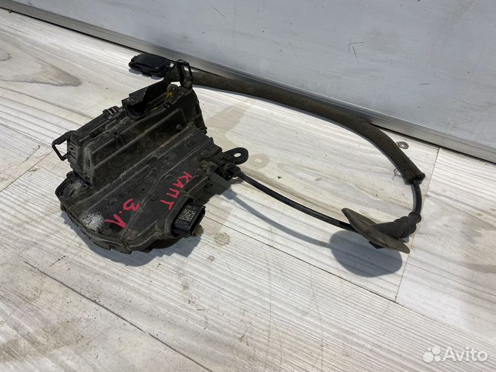 Замок двери задней левой Renault Kaptur