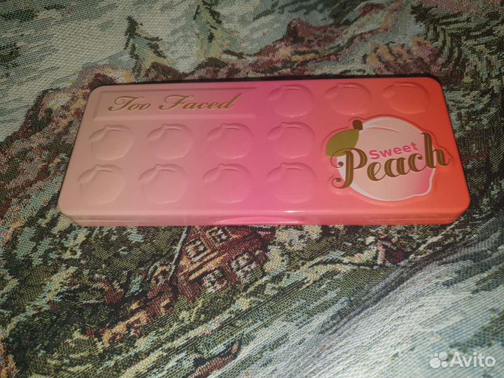 Палетка теней too faced