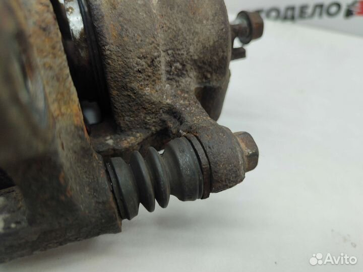 Суппорт передний правый Suzuki Swift MA 1997 г.в