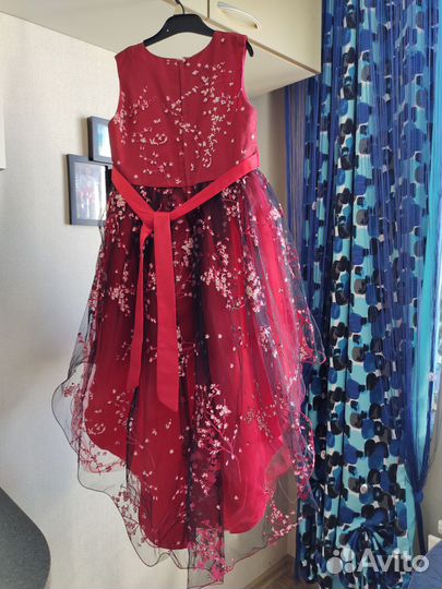 Подъюбник. Нарядные платья, рр 130-140, 100-110