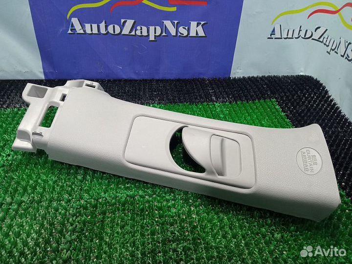 Обшивка стойки задней верхняя левая Toyota Land Cr