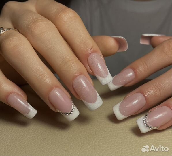 Маникюр и наращивание ногтей