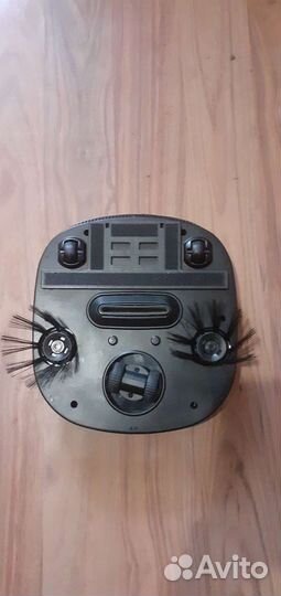 Робот пылесос почти новый