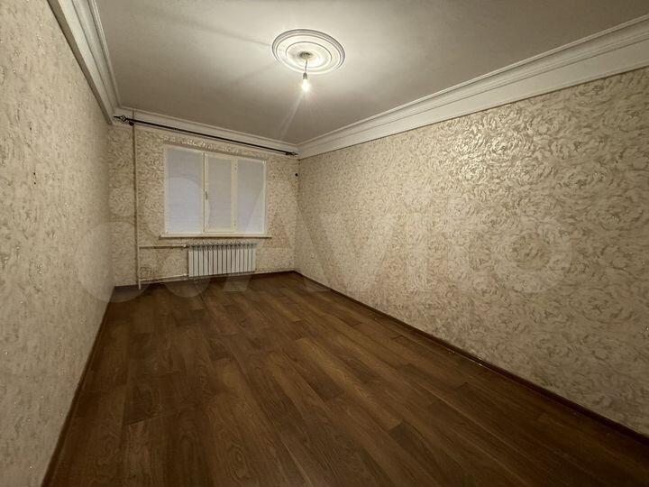 2-к. квартира, 54 м², 1/10 эт.