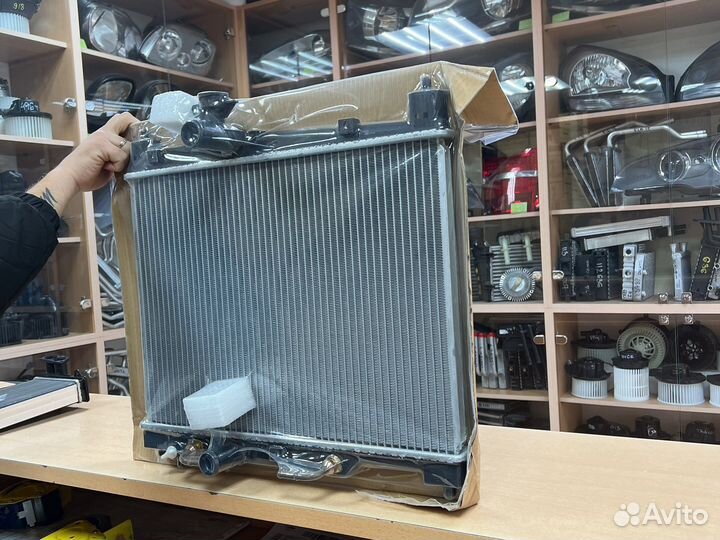 Радиатор охлаждения Тойота Ярис / Эхо / Витц / Пла