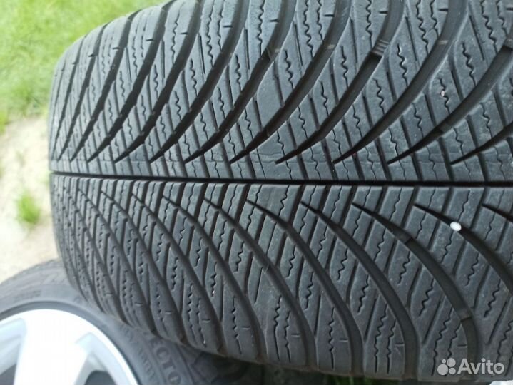 Goodyear Vector 4Seasons Gen-2 225/45 R17 94V