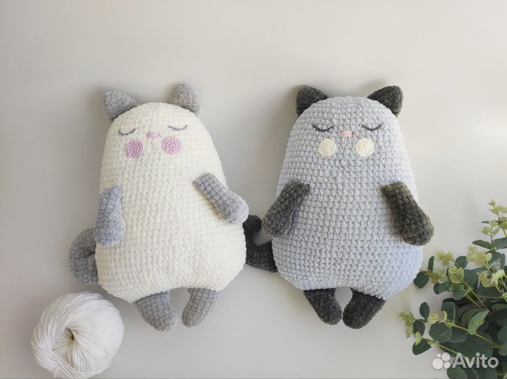 Мягкая вязаная игрушка Котик