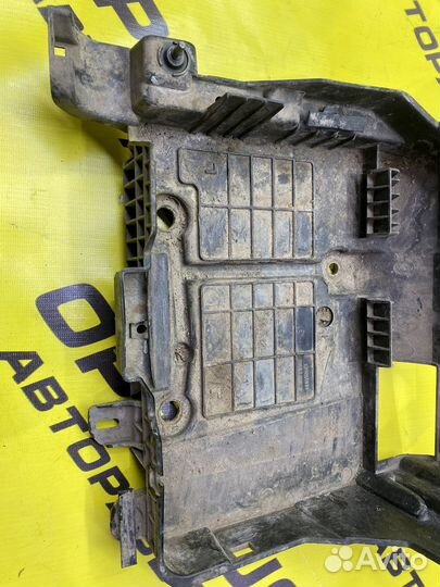 Площадка акб Renault Megane 2