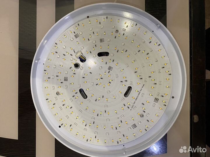 Светильник потолочный