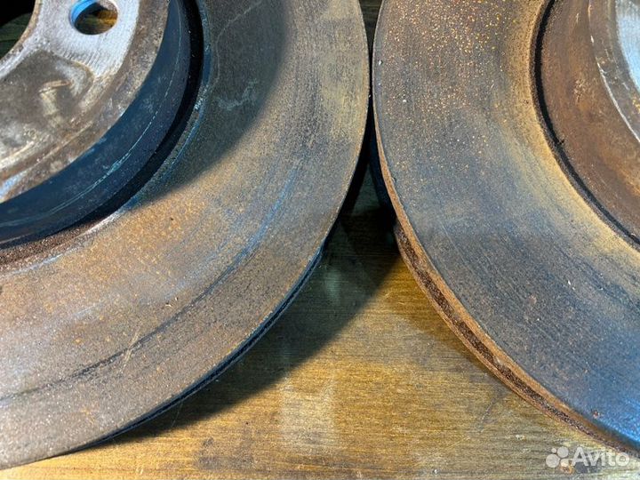 Диск тормозной передний Bmw X5 E53 M54B30 2006