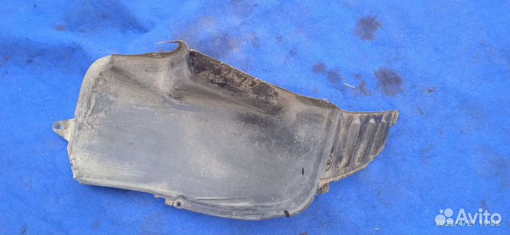 Подкрылок задний правый Opel Zafira a