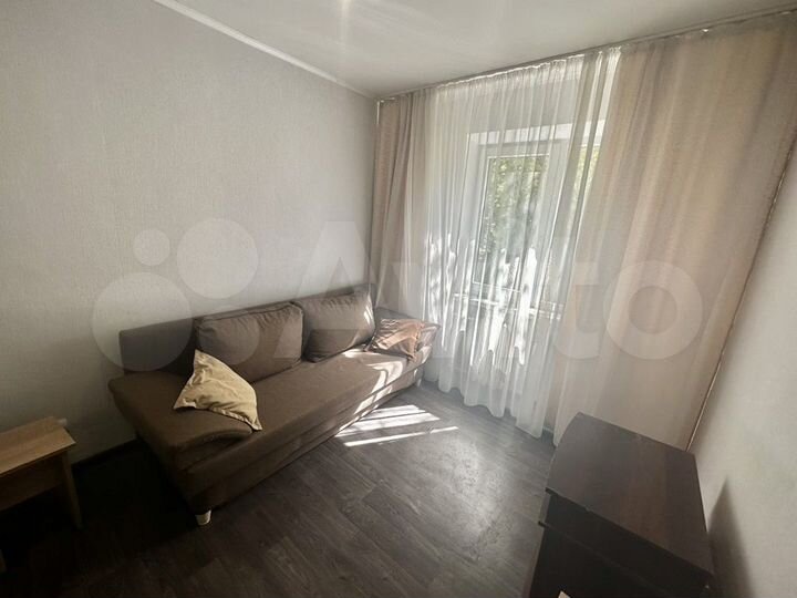 Комната 11 м² в 6-к., 2/4 эт.