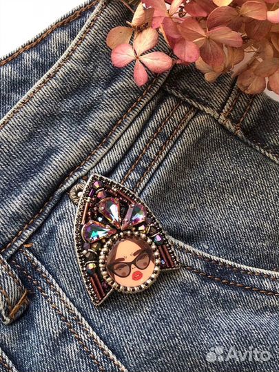 Брошь из бисера