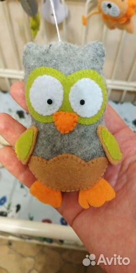 Мобиль на кроватку из фетра