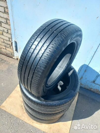 Continental ContiPremiumContact 5 215/55 R17