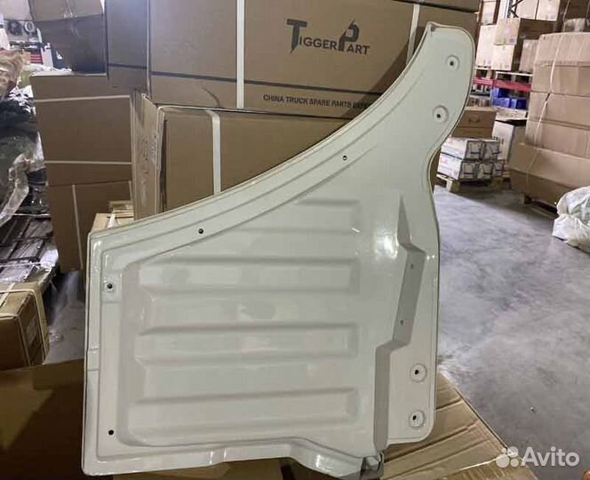 Накладка двери нижняя правая белая Х3000 DZ1425133