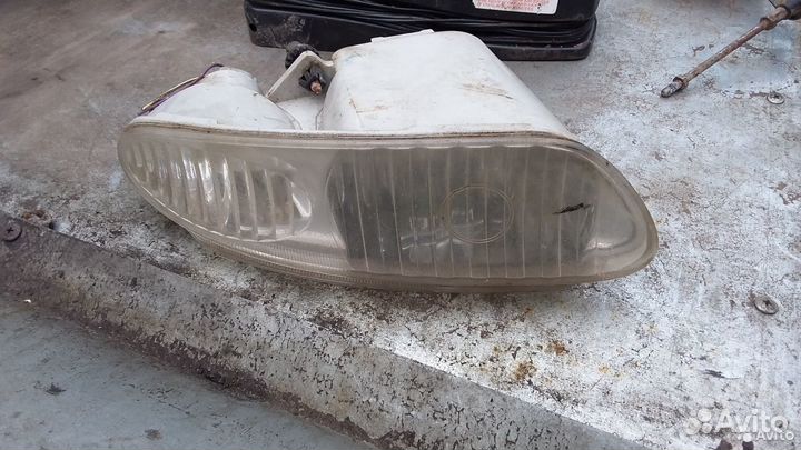 Противотуманка левая Toyota Celsior UCF30