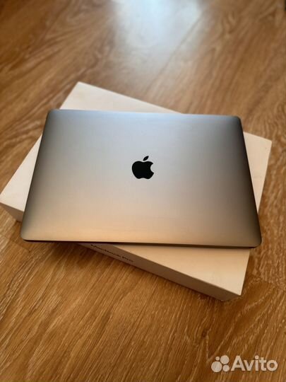 Macbook pro 13 2020 i5 16gb 512