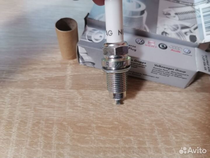 Свечи зажигания VW Polo Sedan VAG NGK 101905617C