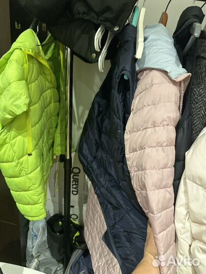 Вешалка-штанга на колесах