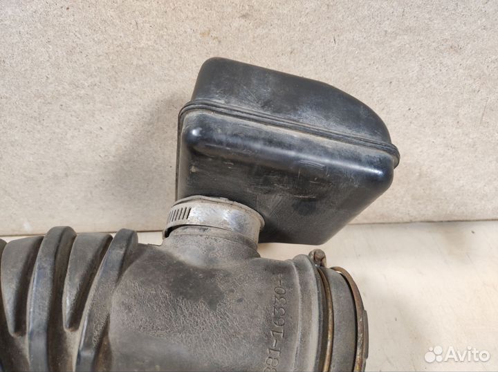 Резонатор воздушного фильтра Toyota Carina E