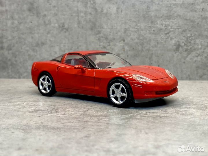 Коллекционная модель Chevrolet Corvette 2006 1:43