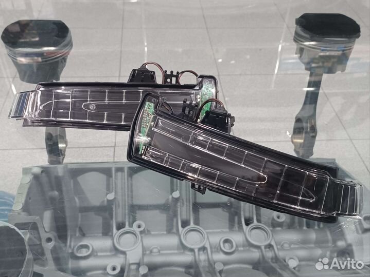 Поворотник Mercedes-Benz w204 w212 w218 w221 w207