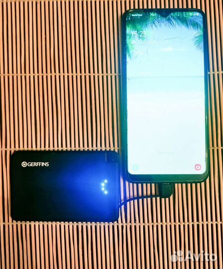 Внешняя, аккумуляторная батарея акб 