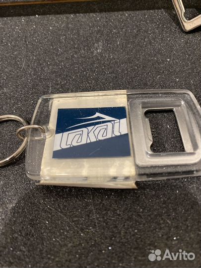 Брелок-открывашка Lakai