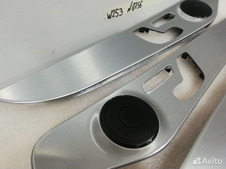 Декоративная накладка двери Мерседес W253