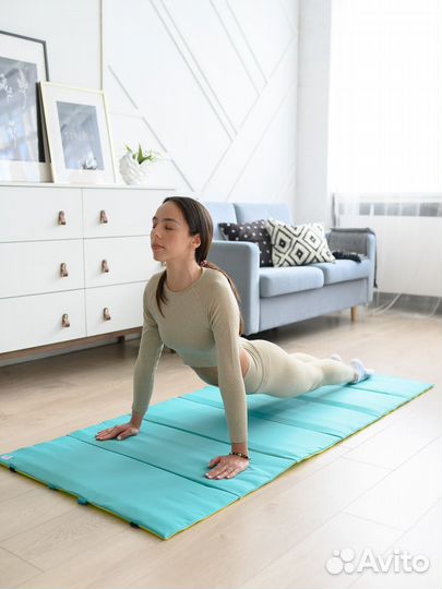 Спортивный коврик непромокаемый с лямками